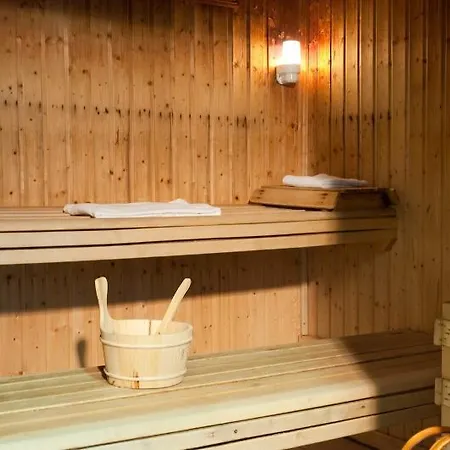 Madame Vacances - Les Valmonts Hotel 2*