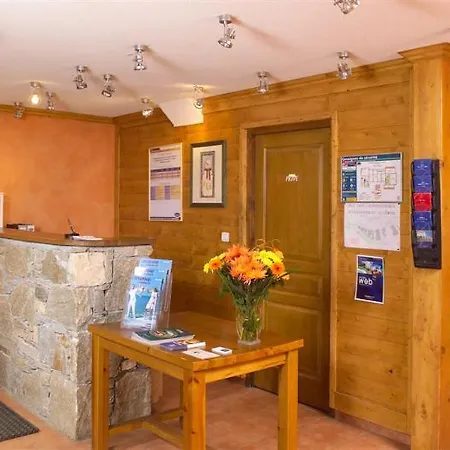 Hotel Madame Vacances - Les Valmonts 2*