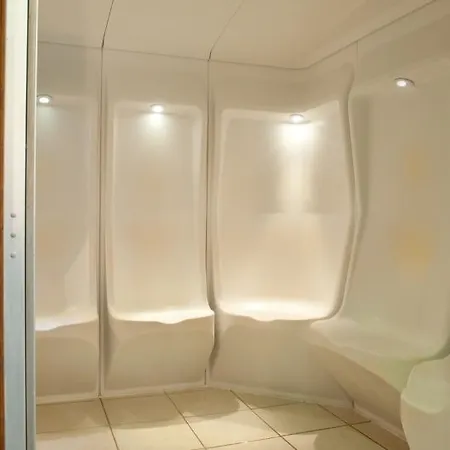 Madame Vacances - Les Valmonts Hotel 2*